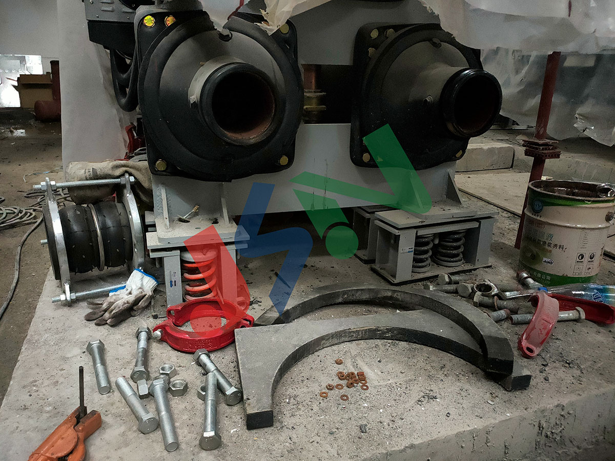 金諾減振器張家港國(guó)泰景云臺(tái)暖通項(xiàng)目機(jī)房減振器橡膠接頭金屬軟管安裝